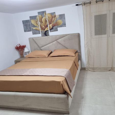 Cozy Apartment Near Sea And Airport アルテミダ エクステリア 写真